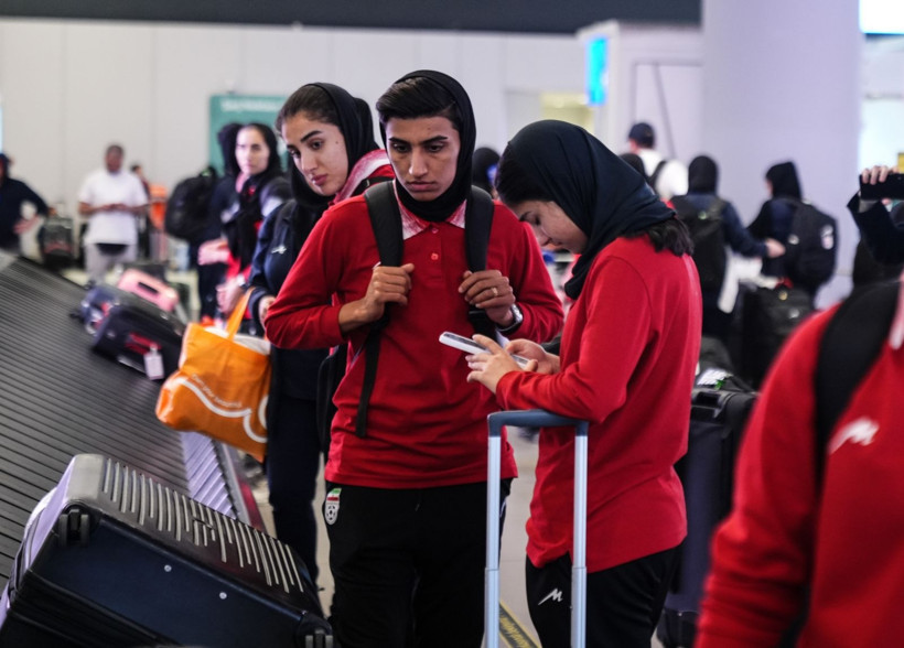 İltica etmekten vazgeçen İranlı kadın futbolcular Türkiye'ye geldi - Resim: 1