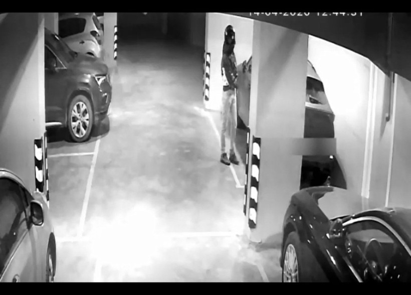 Otoparktan servet &ccedil;aldılar - Resim : 1