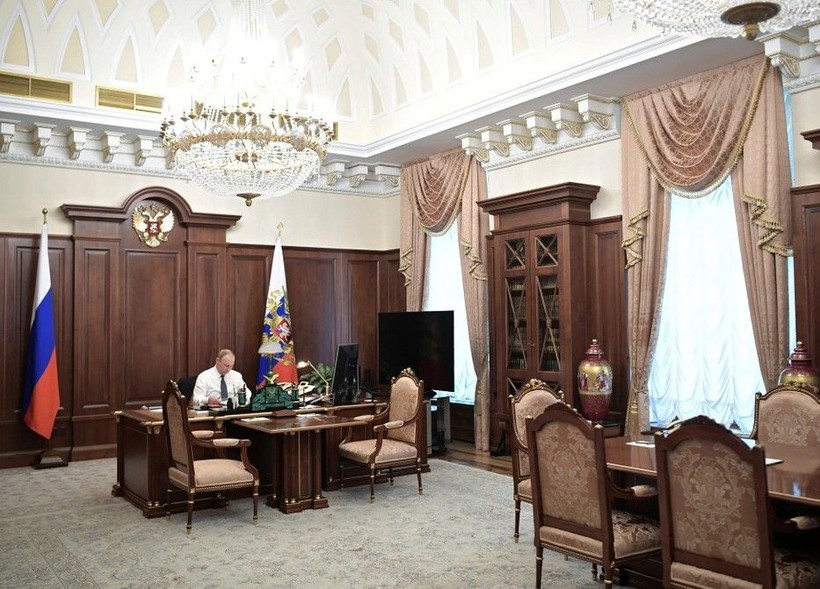 Putin, Kremlin'deki lüks dairesinin içini gösterdi - Resim: 1