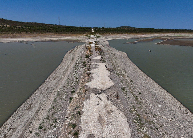 İzmir S.O.S. veriyor: Baraj kurudu, artık yürümek mümkün - Resim: 26