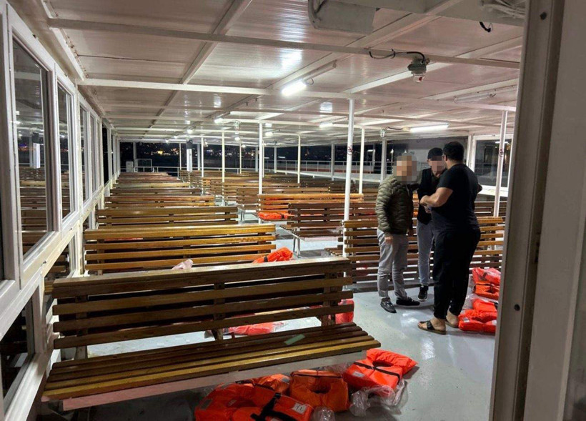 İstanbul Boğazı’nda yolcu vapuru ile gemi çarpıştı - Resim : 5