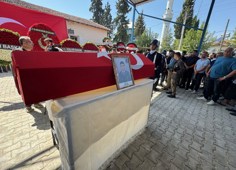 Şehit jandarmaya veda - Resim : 1