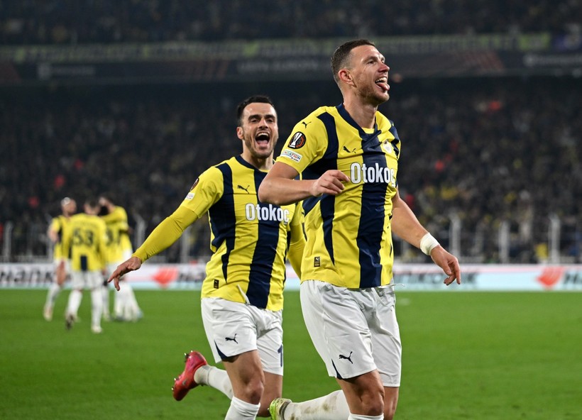 Fenerbahçe Anderlecht’i domine etti! 3 farklı skorla turu araladı - Resim : 1