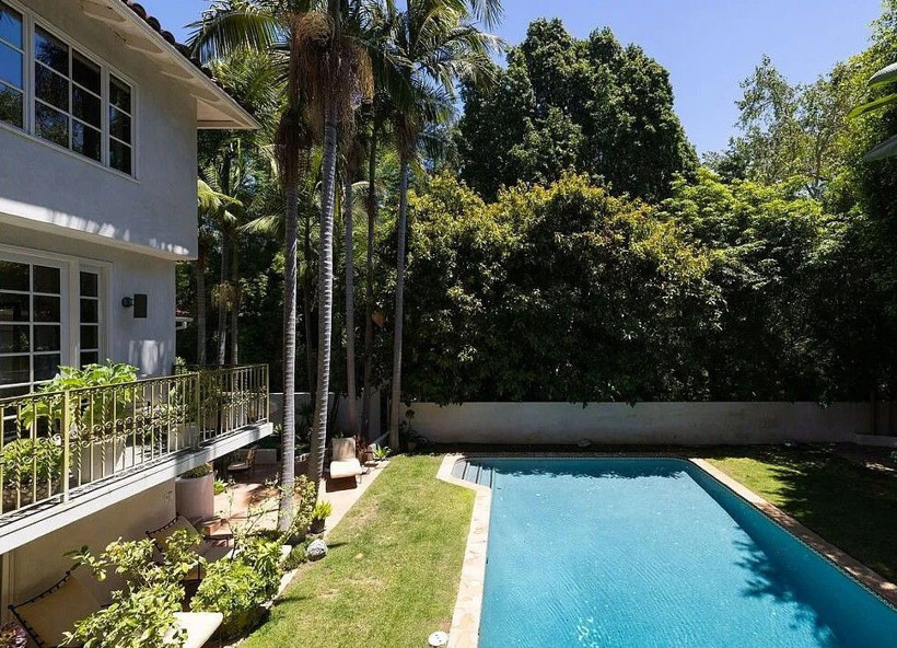 Ünlü oyuncu, kocasının intihar ettiği evi satışa çıkardı - Resim: 13