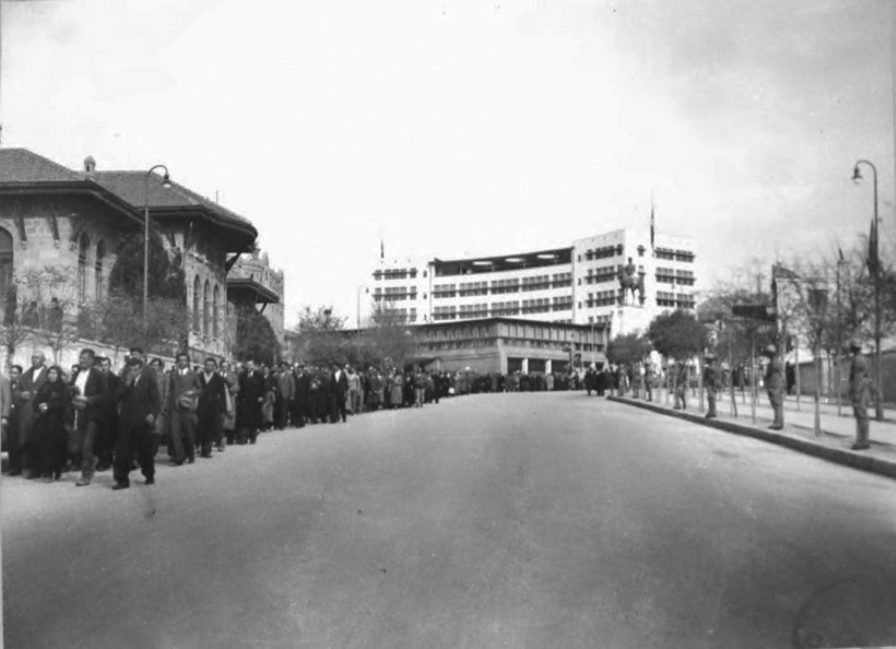 Gözyaşlarıyla tarihe geçen anlar: Atatürk’ün cenaze yolculuğu - Resim: 22