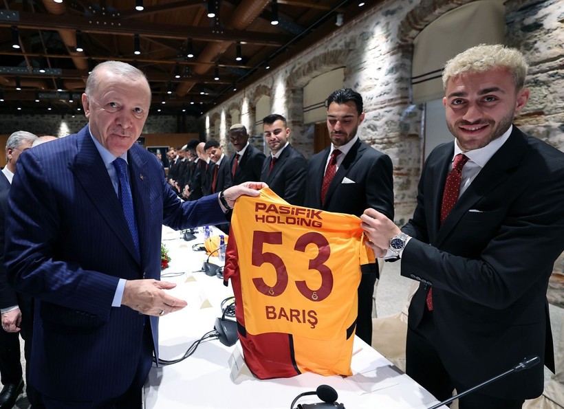 Osimhen'den Erdoğan'a hediye: Dolmabahçe'de buluşma - Resim: 6