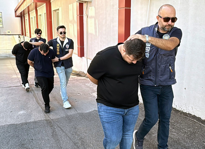 Hayvan ticaretinde sazan sarmalı: Dolandırıcılar kamyon yüklemesinde yakayı ele verdi - Resim : 1