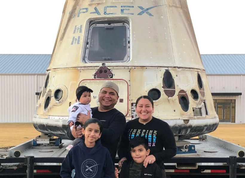 SpaceX'e kaynakçı olarak girmişti, bir gecede milyoner oldu - Resim : 1