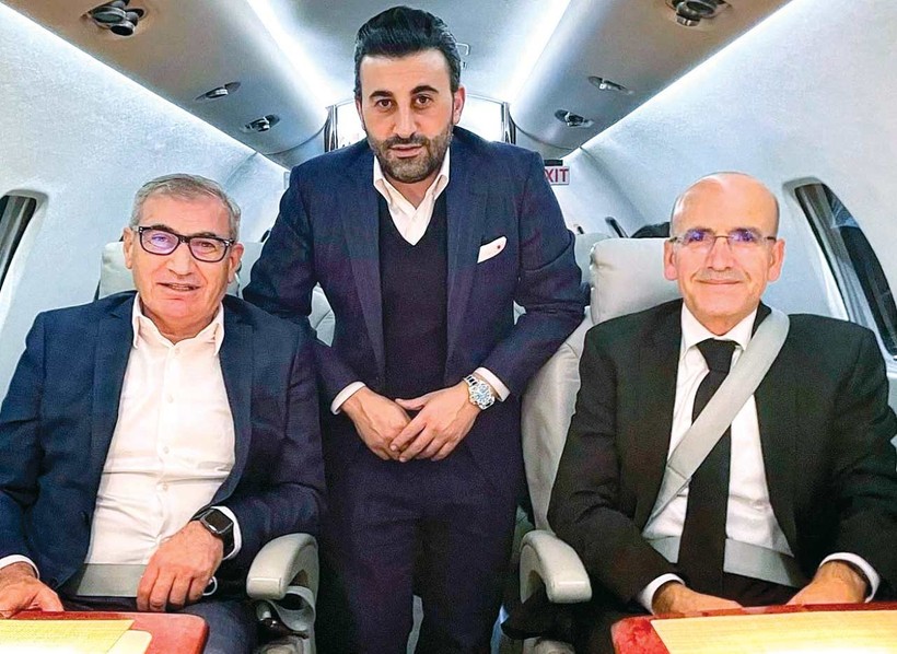 İhalede kral vergide çıplak - Resim : 2