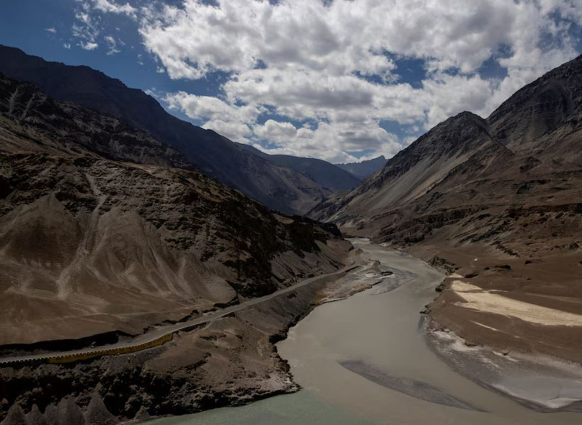 Hava saldırıları bitti, su savaşı başladı - Resim : 2