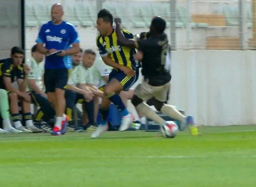 Fenerbahçe'nin hazırlık maçında saha karıştı: İrfan Can çıldırdı - Resim: 4