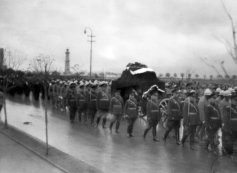 Gözyaşlarıyla tarihe geçen anlar: Atatürk’ün cenaze yolculuğu - Resim: 50