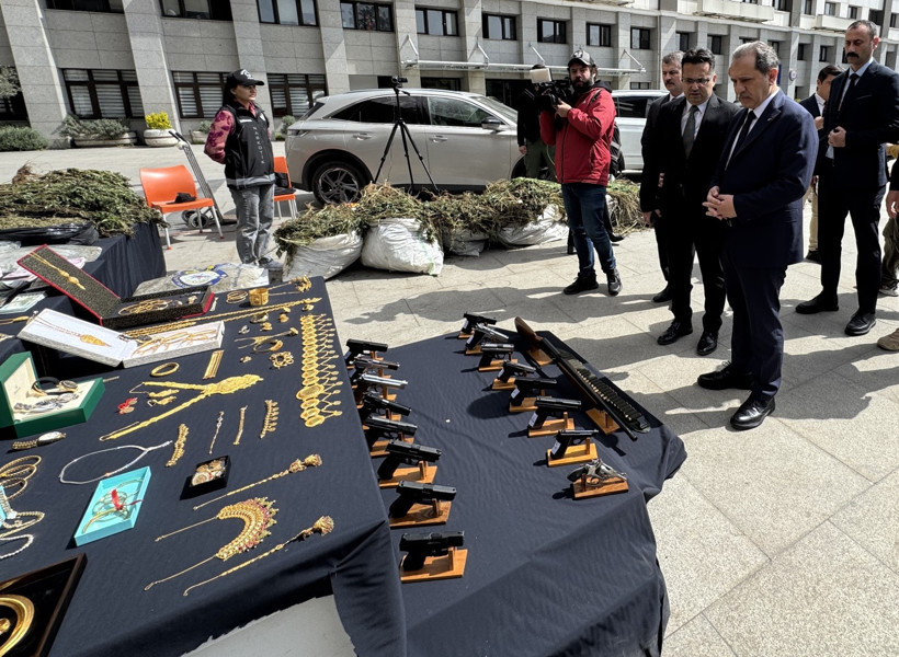 Dev operasyon sonrası emniyetten uyuşturucu sergisi - Resim : 2