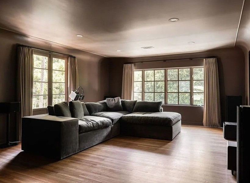 Ünlü oyuncu, kocasının intihar ettiği evi satışa çıkardı - Resim: 7