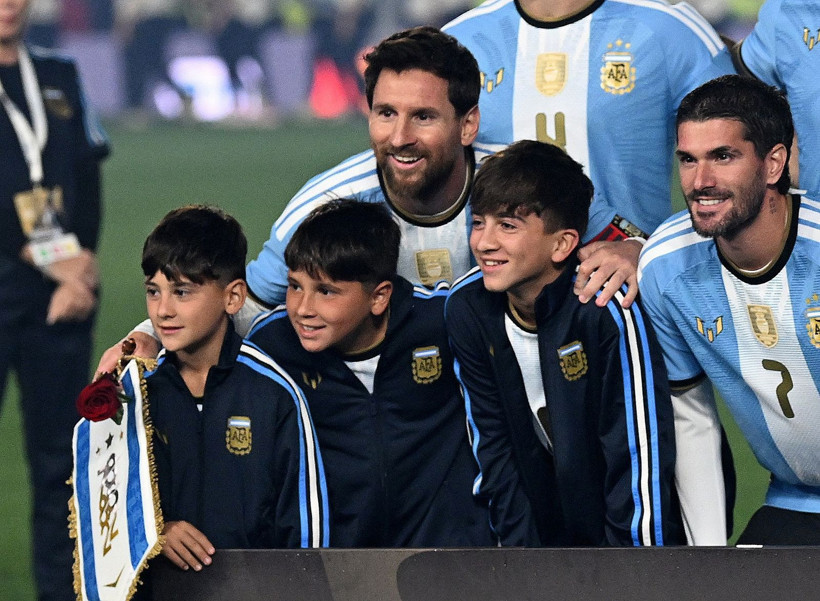 Messi veda etti, Arjantin ağladı: Beşiktaş'ın yıldızı Olaitan da oynadı - Resim: 1