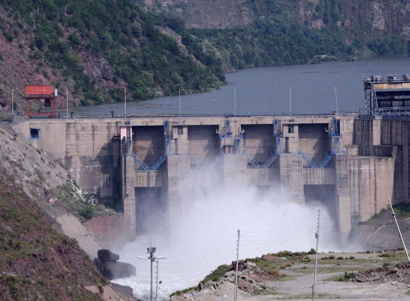 Hava saldırıları bitti, su savaşı başladı - Resim : 3