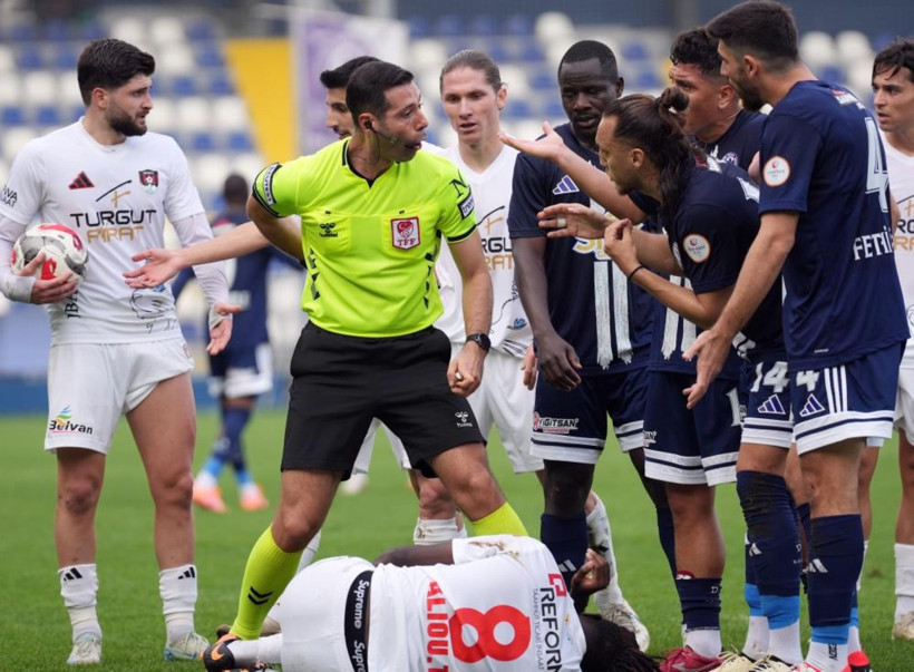 Maçı kazanan 1. Lig ekibi isyanda: 'Bu hakemleri inceleyin!' - Resim : 1