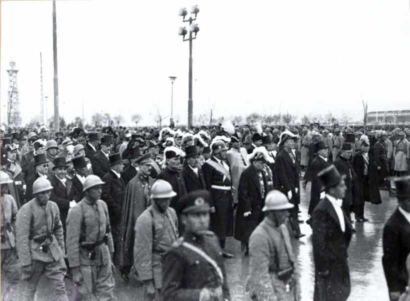 Gözyaşlarıyla tarihe geçen anlar: Atatürk’ün cenaze yolculuğu - Resim: 46