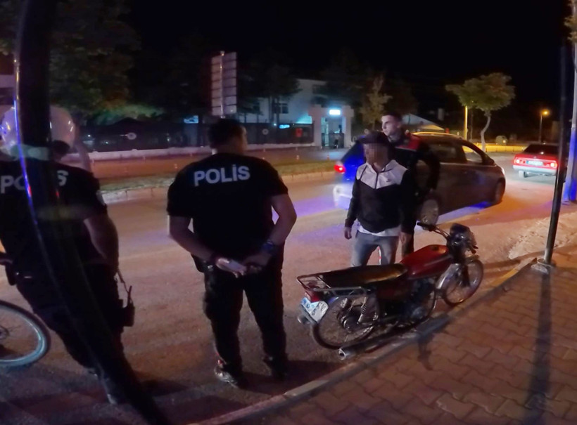 Yasal sınırın 16 kat üstünde alkollü çıktı: Ne polisi dinledi ne de sağlıkçıları - Resim : 1