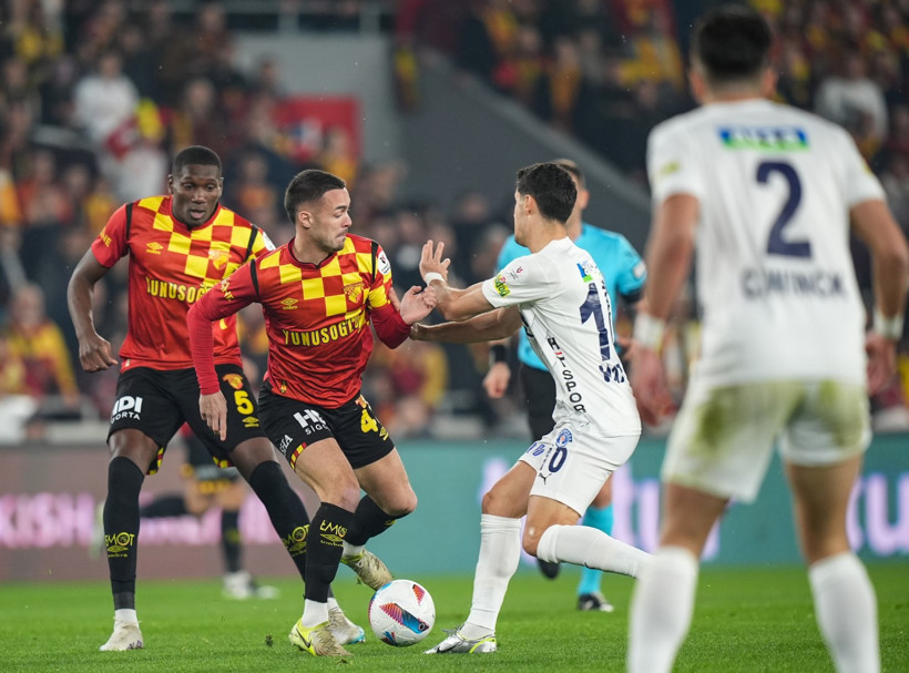 Göztepe, Kasımpaşa'ya gol olup yağdı - Resim : 1