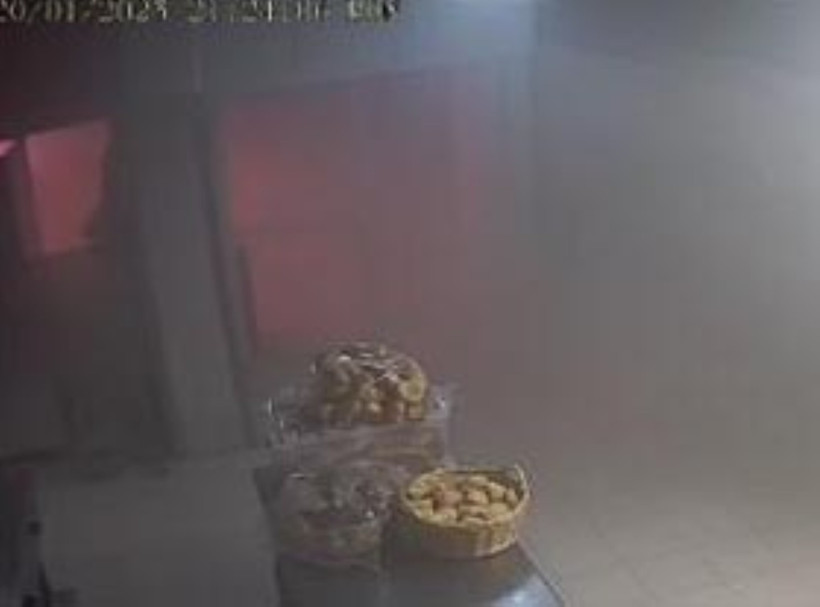 Bolu faciasında yangın tüpünü hiç kullanmamış, araçlarına koşmuşlar - Resim : 5