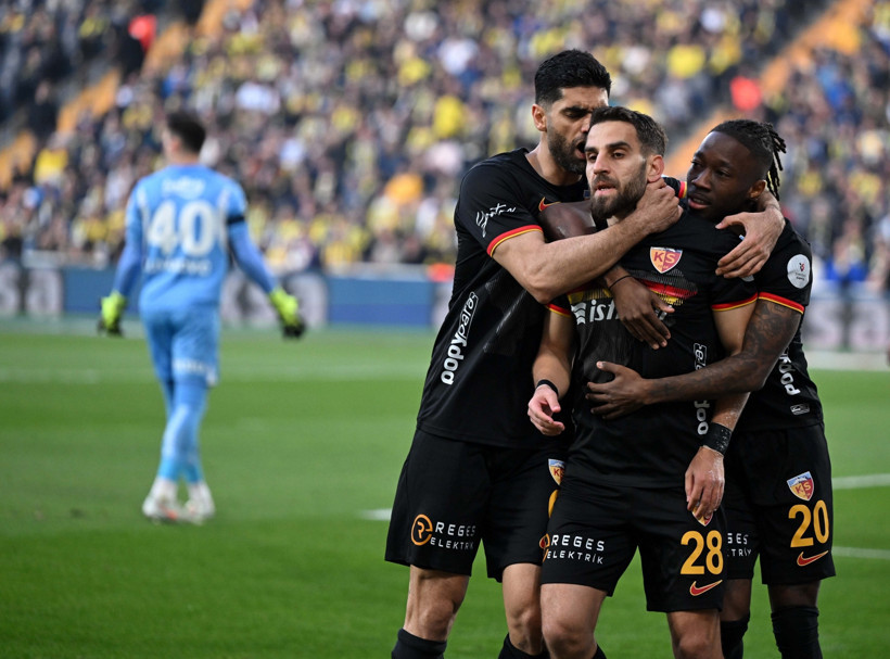 Fenerbahçe 90+4'te yıkıldı: Kadıköy matem yeri - Resim : 1