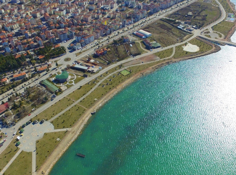 Türkiye'nin en büyük tatlı su gölünde kuraklık alarmı: Suyun çekilmesiyle adalar oluştu - Resim: 9