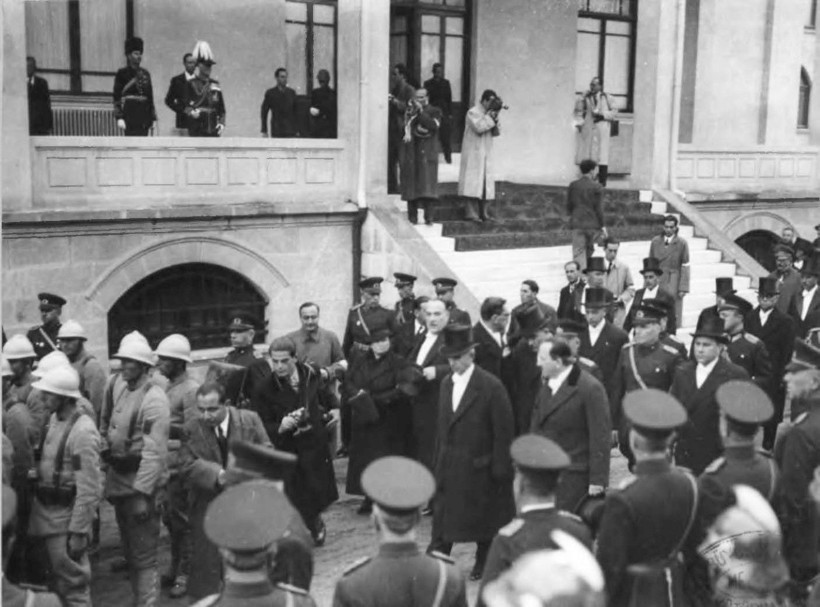 Gözyaşlarıyla tarihe geçen anlar: Atatürk’ün cenaze yolculuğu - Resim: 54