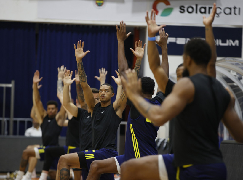 Fenerbahçe Beko sahaya indi: Yeni transfer de idmanda! - Resim : 1