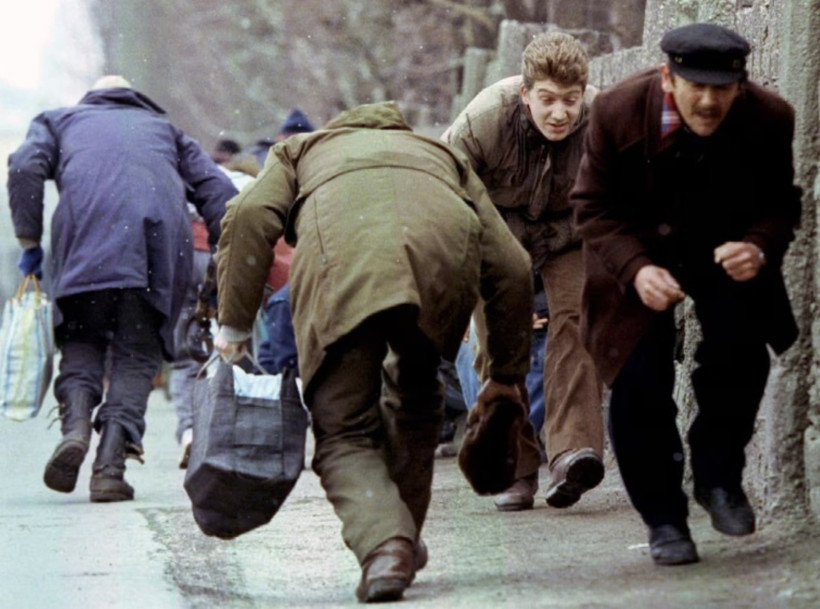 Korkunç iddia: Zenginlerin 'insan avı'... Para verip sivilleri vurdular - Resim : 1