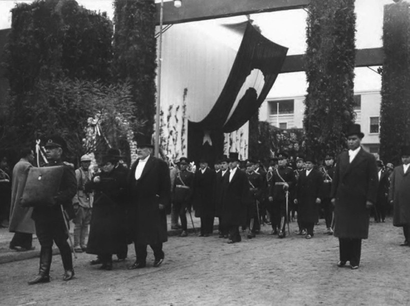 Gözyaşlarıyla tarihe geçen anlar: Atatürk’ün cenaze yolculuğu - Resim: 43