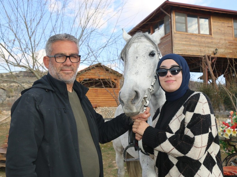 7 yaşında başlayan tutku, 19 atlık çiftliğe dönüştü - Resim: 11