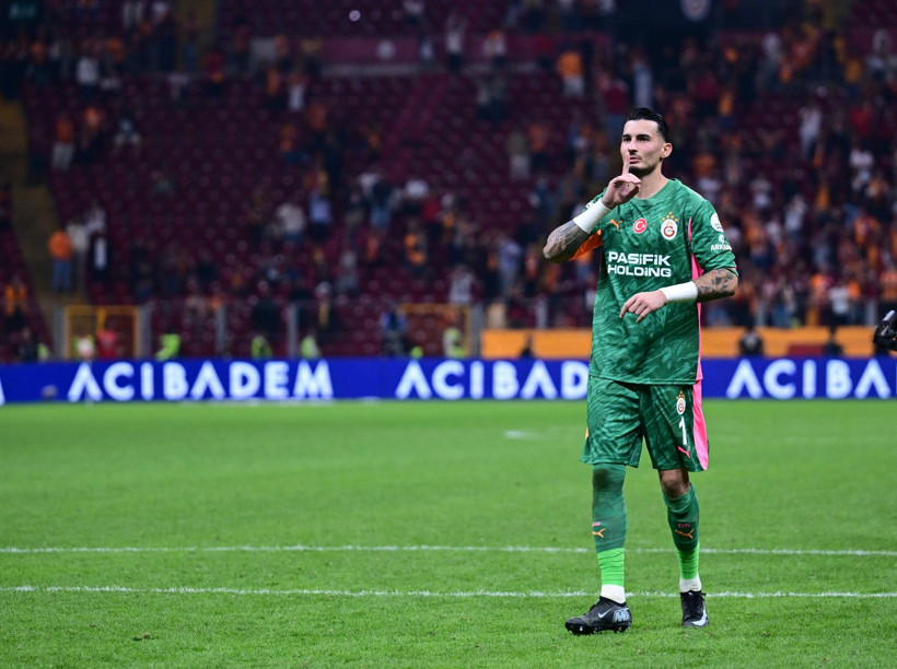 Galatasaray-Beşiktaş derbisinde milli kaleci düellosu - Resim : 2