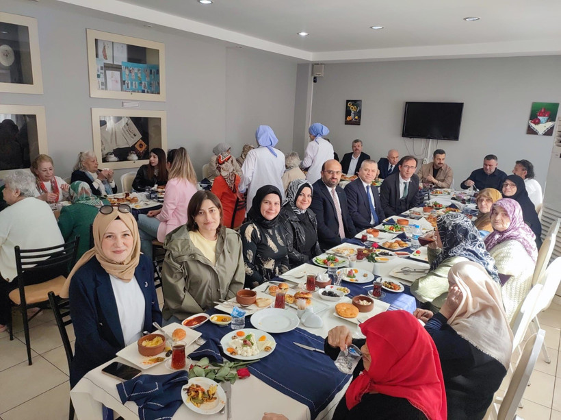 Gelinlik giyme hayali 65 yaşında gerçek oldu - Resim : 1