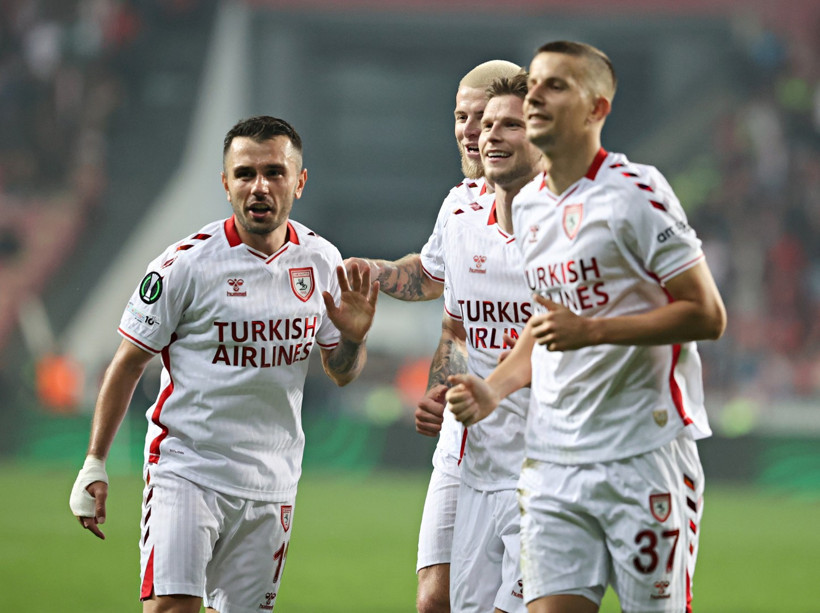 Samsunspor Avrupa'yı salladı: Konferans Ligi'nde kırmızı beyaz şov - Resim : 1