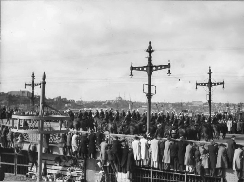 Gözyaşlarıyla tarihe geçen anlar: Atatürk’ün cenaze yolculuğu - Resim: 3