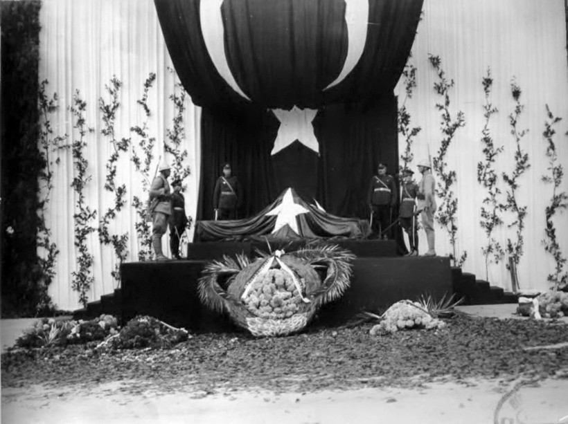 Gözyaşlarıyla tarihe geçen anlar: Atatürk’ün cenaze yolculuğu - Resim: 7