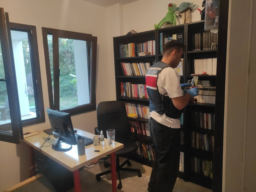 FETÖ'ye 4,2 milyonluk finans desteği: 5 ilde eş zamanlı operasyon - Resim : 2