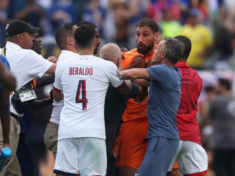 PSG-Chelsea finaline damga vuran kavga: Luis Enrique, Joao Pedro'yu yere indirdi - Resim: 13