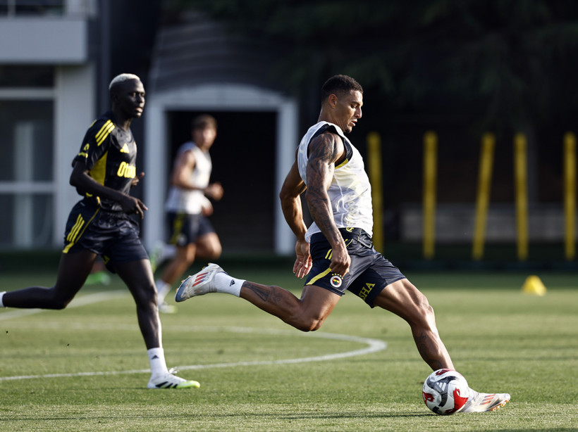 Mourinho'nun mesajı yerine ulaştı: Fenerbahçe'de sıcak gelişmeler - Resim : 2