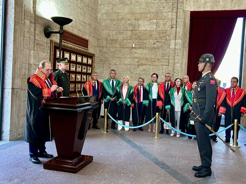 Adli yıl öncesi Anıtkabir ziyareti: Yargıtay heyetinden Atatürk’e mesaj - Resim : 1