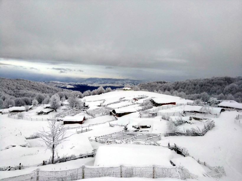 Amasya'da kar nedeniyle 93 köy yolu ulaşıma kapandı - Resim : 1