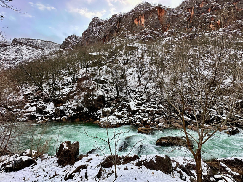 Munzur Vadisi'nin kış manzarası İsviçre'yi aratmıyor - Resim : 2