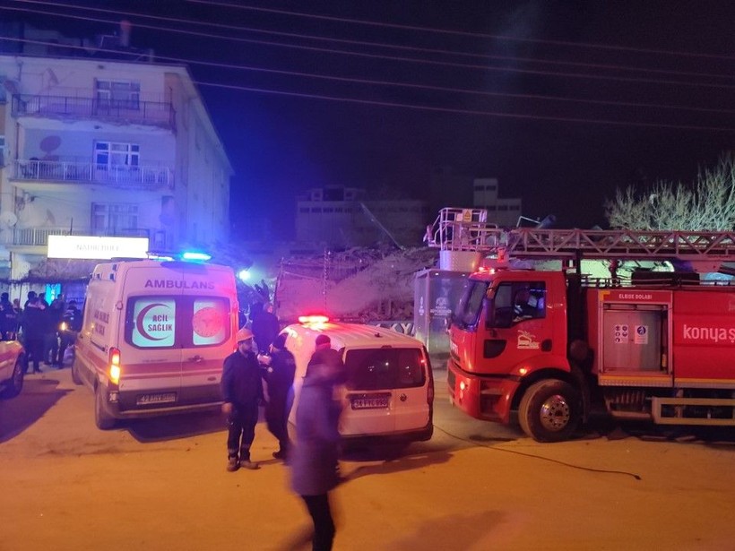 Konya'da bina çöktü: Olay yerinden ilk fotoğraflar - Resim: 2