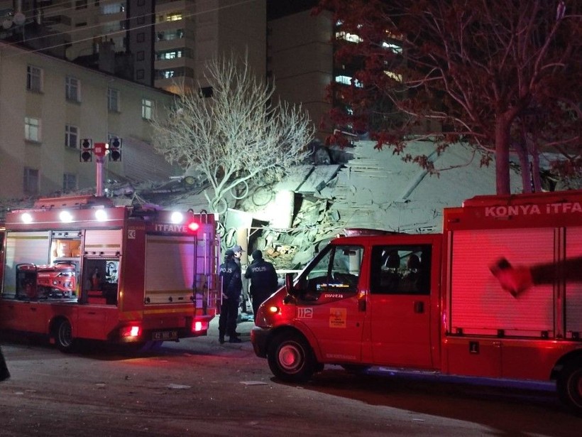 Konya'da bina çöktü: Olay yerinden ilk fotoğraflar - Resim: 4