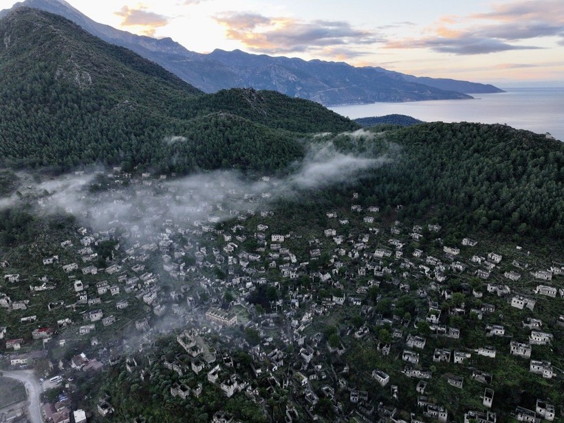 Muğla'nın hayalet köyü sisler içinde kayboldu - Resim: 14