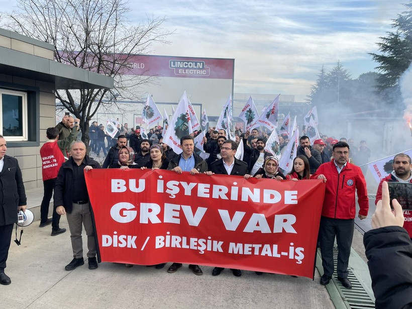 ABD'li işverenin fabrikasında grev! - Resim : 2