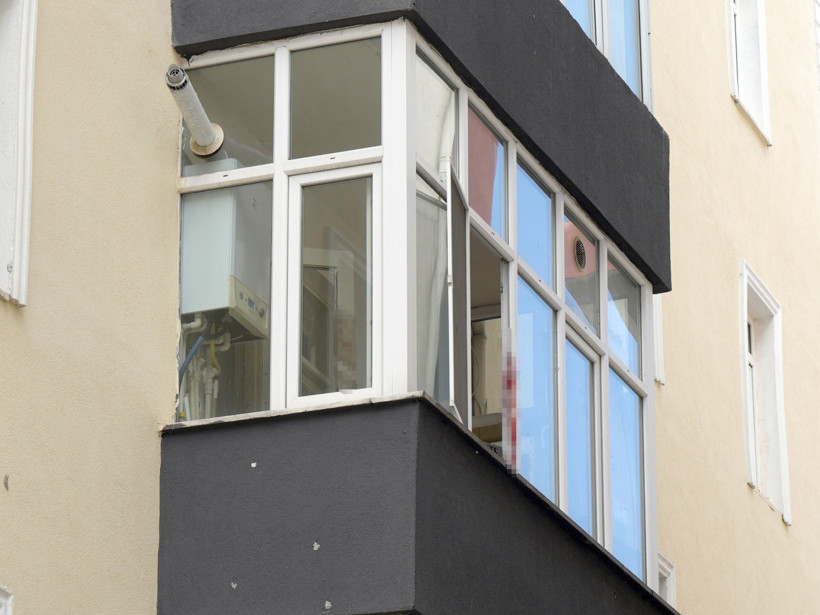 Önce bıçakladı, sonra balkondan attı: Mahkemede 'pişmanım' dedi - Resim : 2