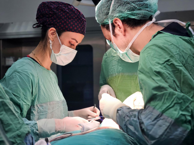 Annesini götürdüğü hastanede kendisinin kanser olduğunu öğrendi - Resim : 1