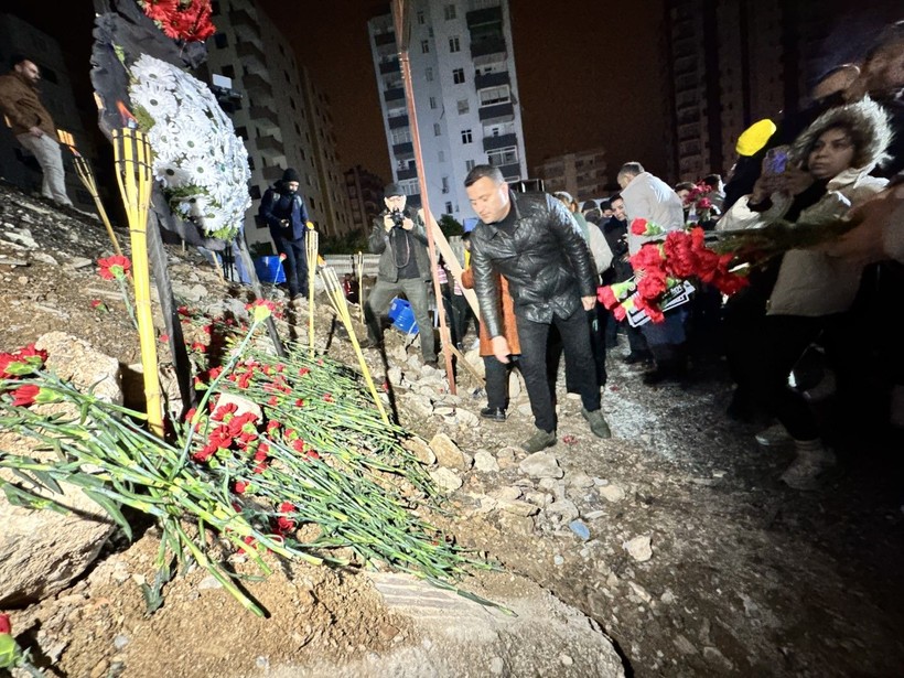 6 Şubat felaketinin ikinci yıl dönümü: Aileler geceyi mezarlıklarda geçirdi - Resim: 12